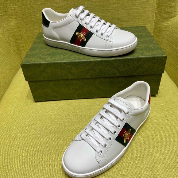 Gucci White Sneakers with Red and Green Stripes - Picture 3 of 9